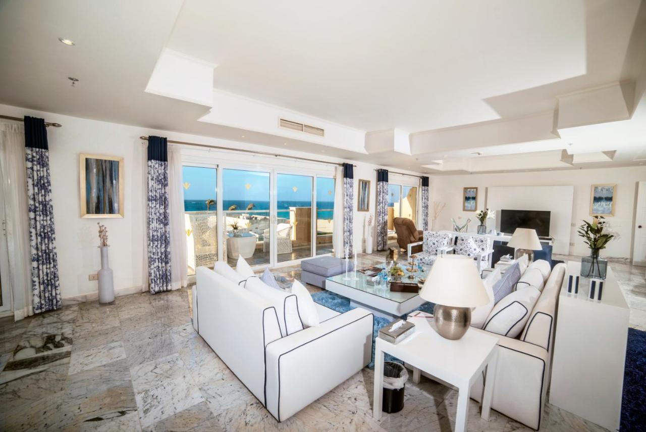 Rixos Alamein - Full Board Plus El Alamein Buitenkant foto A living room in a private home