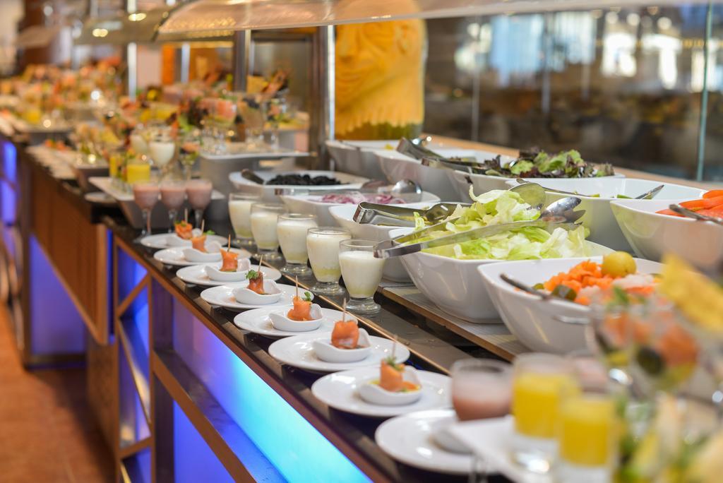 Rixos Alamein - Full Board Plus El Alamein Buitenkant foto A salad bar